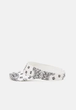URBAN CLASSICS Bandana Print Visor Unisex - Pet - White 8 URBAN CLASSICS Bandana Print Visor Unisex - Pet - White -Urban Classics 050163b9b4cd4200bc397a772fcfbec2