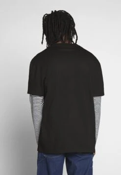 URBAN CLASSICS Double Layer Striped Tee - Longsleeve - Black -Urban Classics 05bd740686fd44bfac9ce2b3fa55cb7c