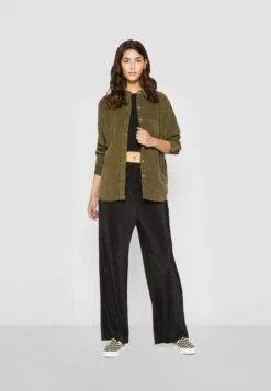 URBAN CLASSICS Ladies Corduroy Oversized Shirt - Overhemdblouse - Olive -Urban Classics 0757d68f0bcf4b8e837cb3c5ea913205