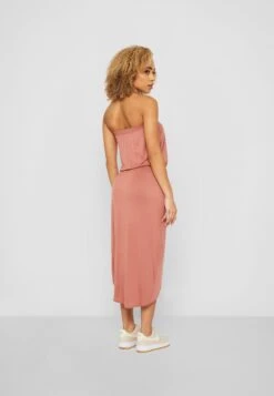 URBAN CLASSICS Bandeau- Maxi-Jurk - Terracotta -Urban Classics 0c10aa2ec4af4ed297f4798aef402d5d