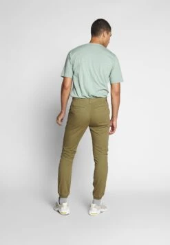 URBAN CLASSICS Front Pocket Cargo - Broek - Summerolive -Urban Classics 0df84bbe161d47aeb34f36e5d45df561