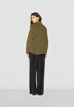 URBAN CLASSICS Ladies Corduroy Oversized Shirt - Overhemdblouse - Olive -Urban Classics 126b8e91bbba4b8fa5f3e79a85881e80