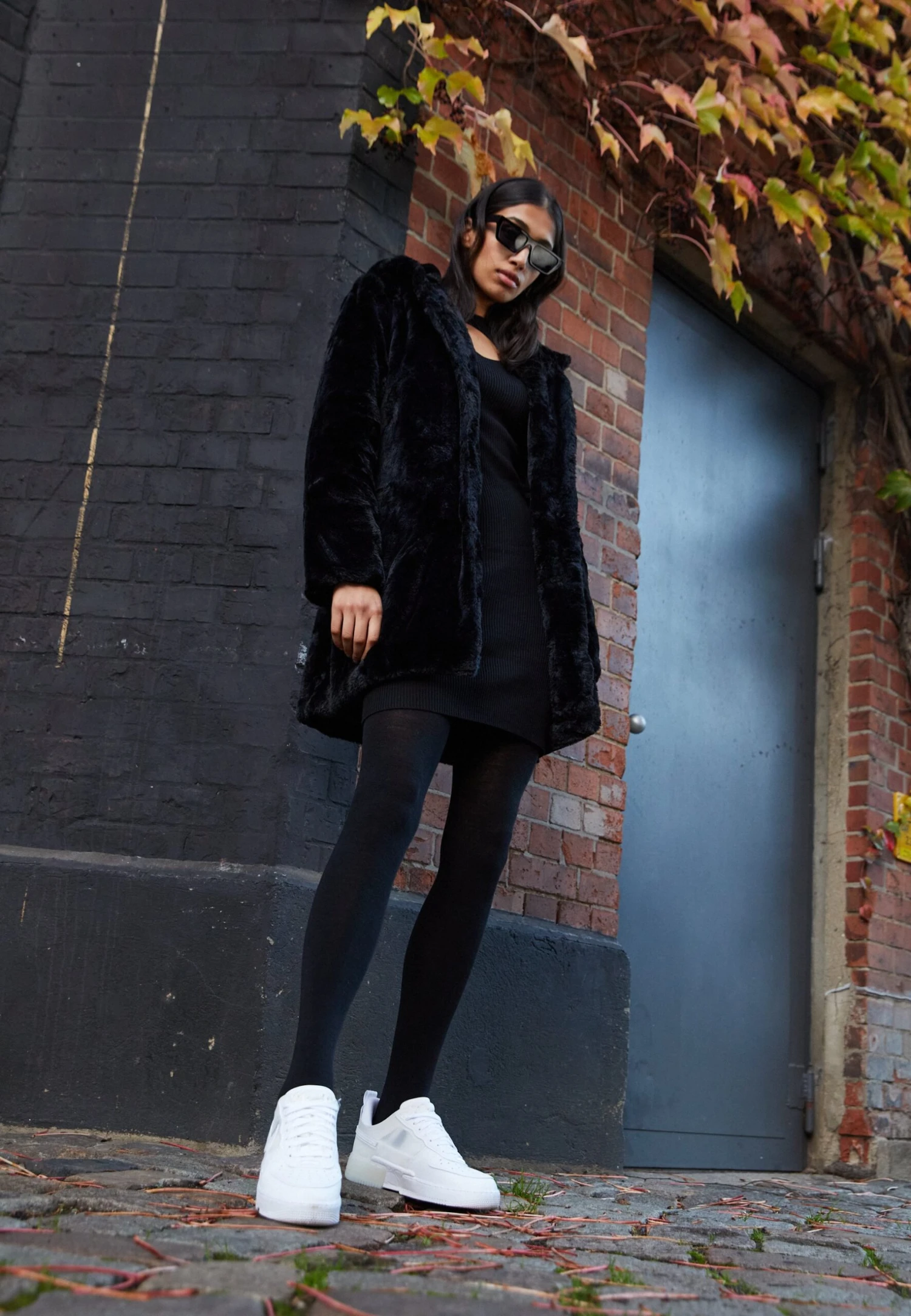 URBAN CLASSICS Mantel - Black 3 URBAN CLASSICS Mantel - Black