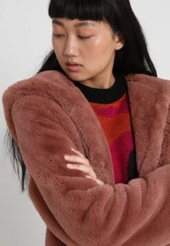 URBAN CLASSICS Ladies Hooded Teddy Coat - Winterjas - Darkrose -Urban Classics 2e3797b24d844bf5a03b4765136ba9ac