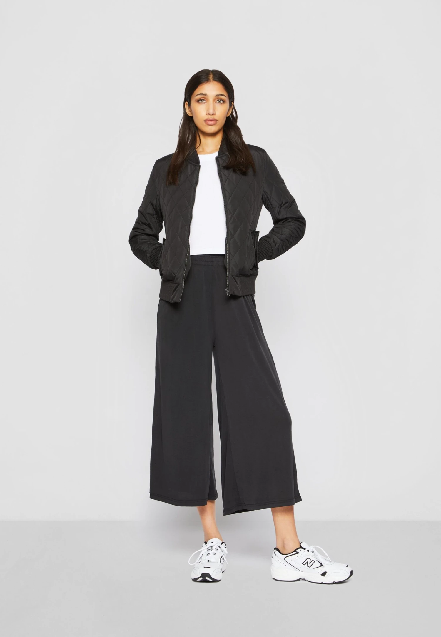 URBAN CLASSICS Culotte - Broek - Black 4 URBAN CLASSICS Culotte - Broek - Black - Afbeelding 2