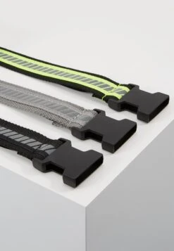 URBAN CLASSICS Reflective Belt 3 Pack - Riem - Black/Silver/Neonyellow/Grey 10 URBAN CLASSICS Reflective Belt 3 Pack - Riem - Black/Silver/Neonyellow/Grey -Urban Classics 3334760ca838436bae351ae29e402061