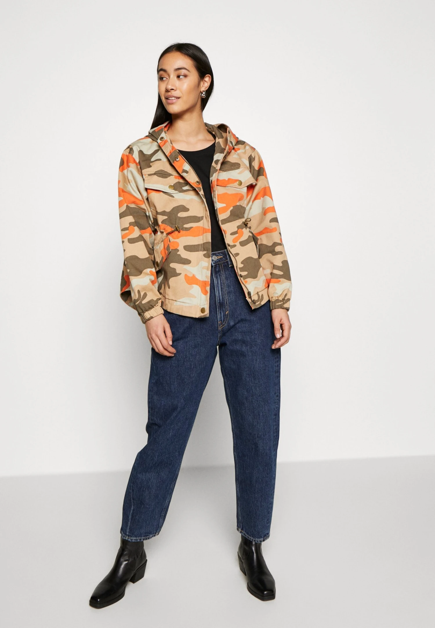URBAN CLASSICS Ladies Oversized Camo Jacket - Lichte Jas - Brick Camo 4 URBAN CLASSICS Ladies Oversized Camo Jacket - Lichte Jas - Brick Camo - Afbeelding 2