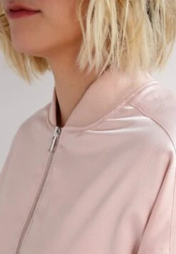 URBAN CLASSICS Bomberjacks - Light Pink -Urban Classics 37ade03b6a3242d9b58781ca8c9ef901