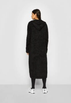 URBAN CLASSICS Feather- Vest - Black -Urban Classics 41b7704e713942938d0db7214e69d80b