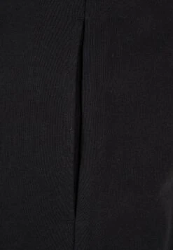 URBAN CLASSICS Front Pleated- Broek - Black -Urban Classics 43a693d6f14f4c39b9654dfc3d0020ba