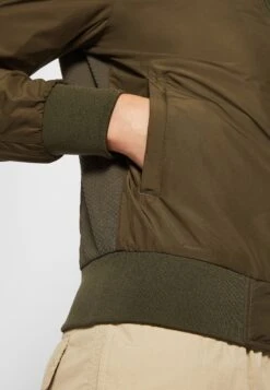 URBAN CLASSICS Bomberjacks - Darkolive -Urban Classics 455be88a6bfa4b22a6a4338a4ddb0178