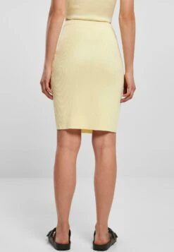 URBAN CLASSICS Kokerrok - Softyellow -Urban Classics 471a2898716042ebbbf9d0f8af253bfd