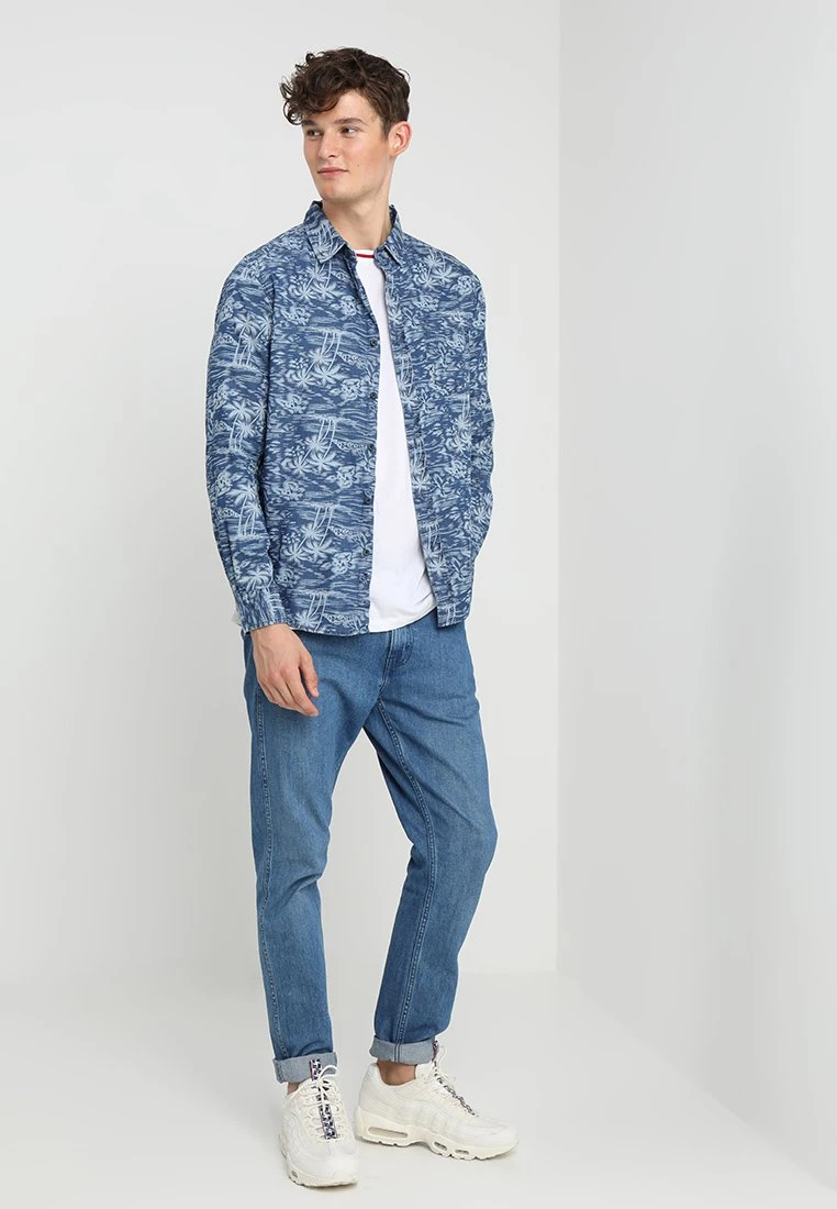 URBAN CLASSICS Printed Palm - Overhemd - Light Blue Wash 4 URBAN CLASSICS Printed Palm - Overhemd - Light Blue Wash - Afbeelding 2