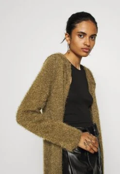 URBAN CLASSICS Feather- Vest - Summerolive 11 URBAN CLASSICS Feather- Vest - Summerolive -Urban Classics 53627e34e0fb4881b220a944531a7dd1