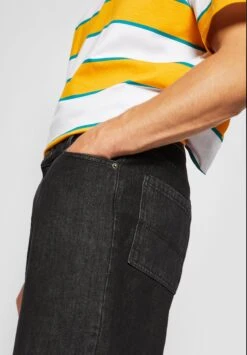 URBAN CLASSICS Relaxed Fit Jeans - Black Acid Washed 19 URBAN CLASSICS Relaxed Fit Jeans - Black Acid Washed -Urban Classics 5a734cad650f4a90b14e353128d977e6