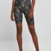URBAN CLASSICS Shorts - Blackfloret 1 URBAN CLASSICS Shorts - Blackfloret -Urban Classics 64b2336fa552420d833fa685c8e5271f