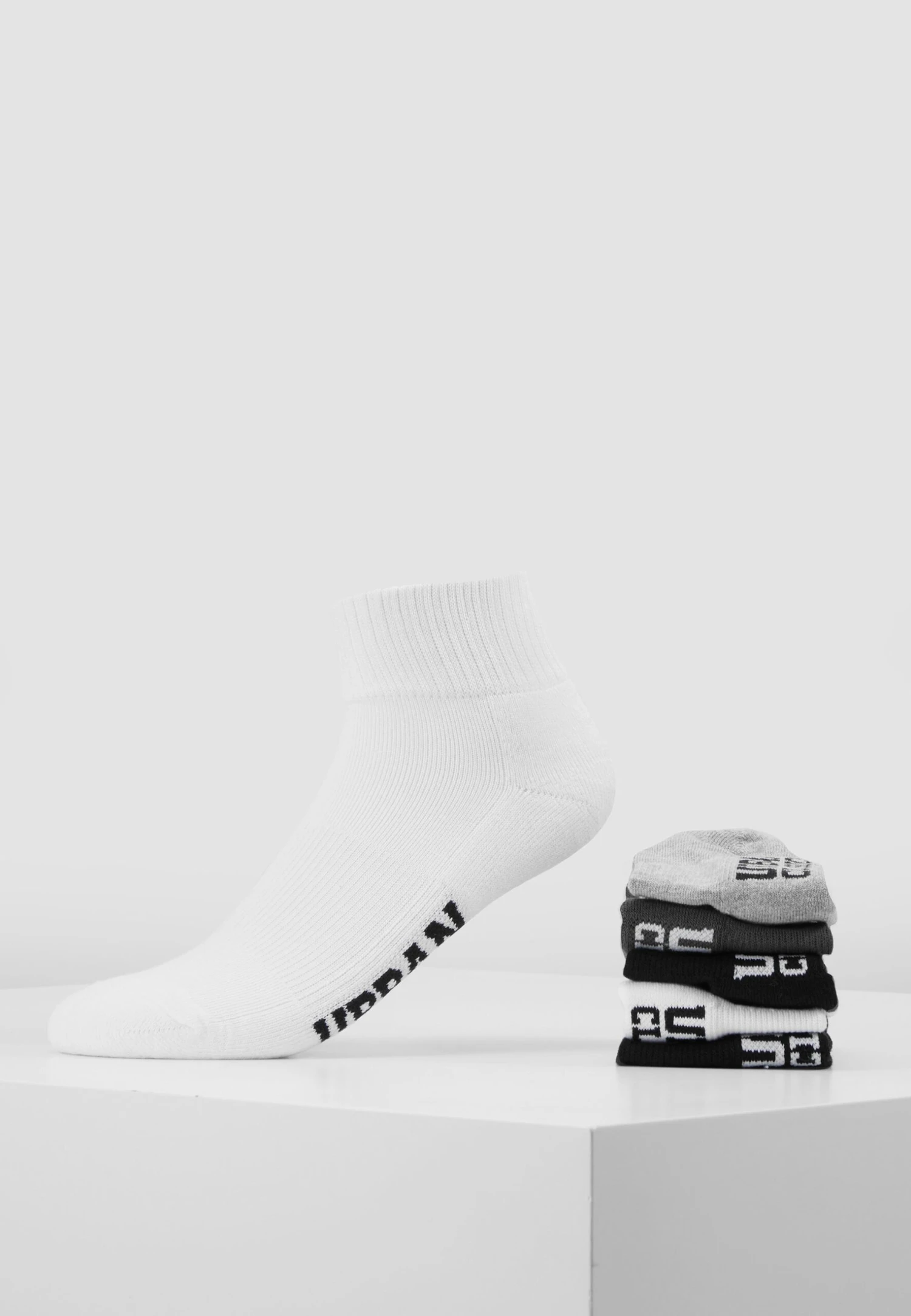 URBAN CLASSICS High Sneaker Socks 6 Pack - Sokken - Black/White/Grey/Olive 3 URBAN CLASSICS High Sneaker Socks 6 Pack - Sokken - Black/White/Grey/Olive