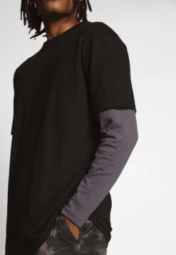 URBAN CLASSICS Oversized Shaped Double Layer Tee - Longsleeve - Darkshadow -Urban Classics 7f1552e2bb504b56b16f431bc51ddca6