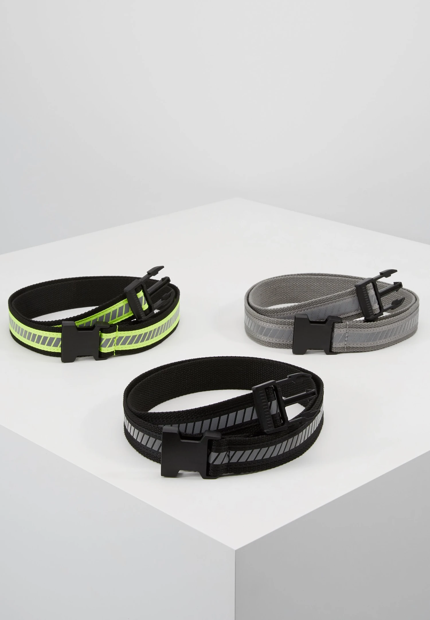 URBAN CLASSICS Reflective Belt 3 Pack - Riem - Black/Silver/Neonyellow/Grey 3 URBAN CLASSICS Reflective Belt 3 Pack - Riem - Black/Silver/Neonyellow/Grey