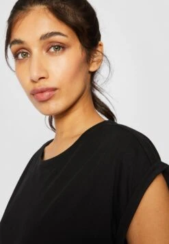 URBAN CLASSICS Extended Shoulder - T-Shirt Basic - Black -Urban Classics 87bebacb173042a2824d44c8c0ce885b