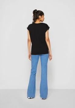 URBAN CLASSICS Extended Shoulder - T-Shirt Basic - Black -Urban Classics 88af197e8df546579a221d56e20dd1c7