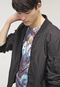 URBAN CLASSICS Light Bomber Jacket - Bomberjacks - Black 13 URBAN CLASSICS Light Bomber Jacket - Bomberjacks - Black -Urban Classics 9209a6aae45c4706a6d265c76a4cbf06