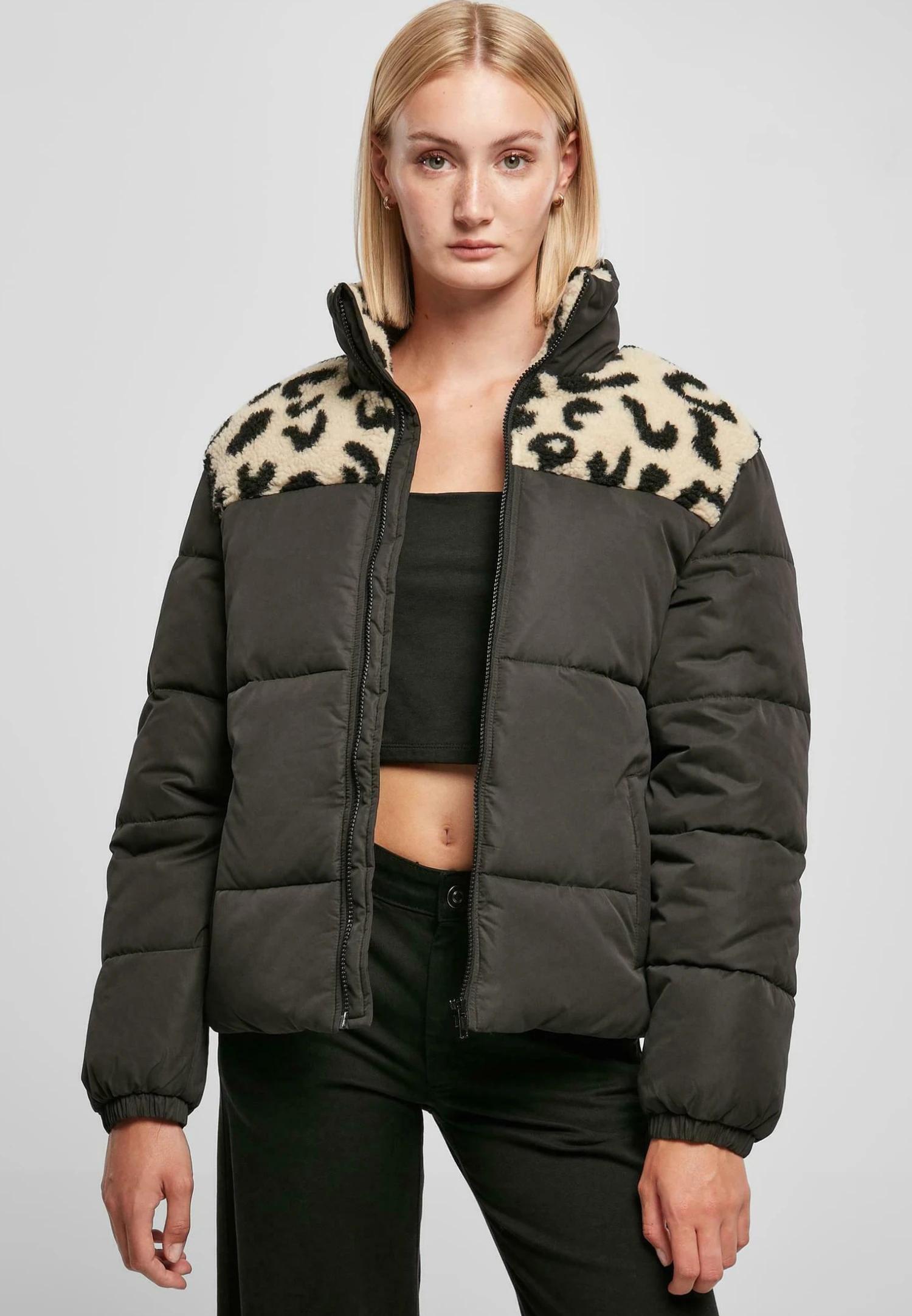 URBAN CLASSICS Aop Sherpa Puffer- Winterjas - Black Sandleo 3 URBAN CLASSICS Aop Sherpa Puffer- Winterjas - Black Sandleo