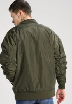URBAN CLASSICS Oversized - Bomberjacks - Dark Olive 11 URBAN CLASSICS Oversized - Bomberjacks - Dark Olive -Urban Classics 998748cd526f454fa13fad8ff45ebebc