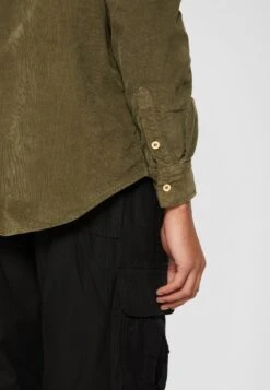 URBAN CLASSICS Corduroy Shirt - Overhemd - Olive -Urban Classics 99f523beec4d4c3ab1cf3d3eb185aa11