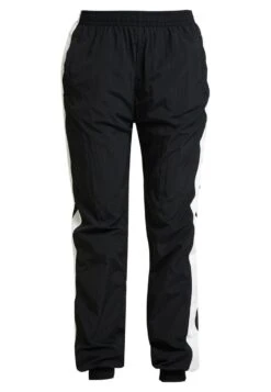 URBAN CLASSICS Ladies Striped Crinkle Pants - Trainingsbroek - Black/White 10 URBAN CLASSICS Ladies Striped Crinkle Pants - Trainingsbroek - Black/White -Urban Classics 99fa29420885407f9769d40d8db9fa59