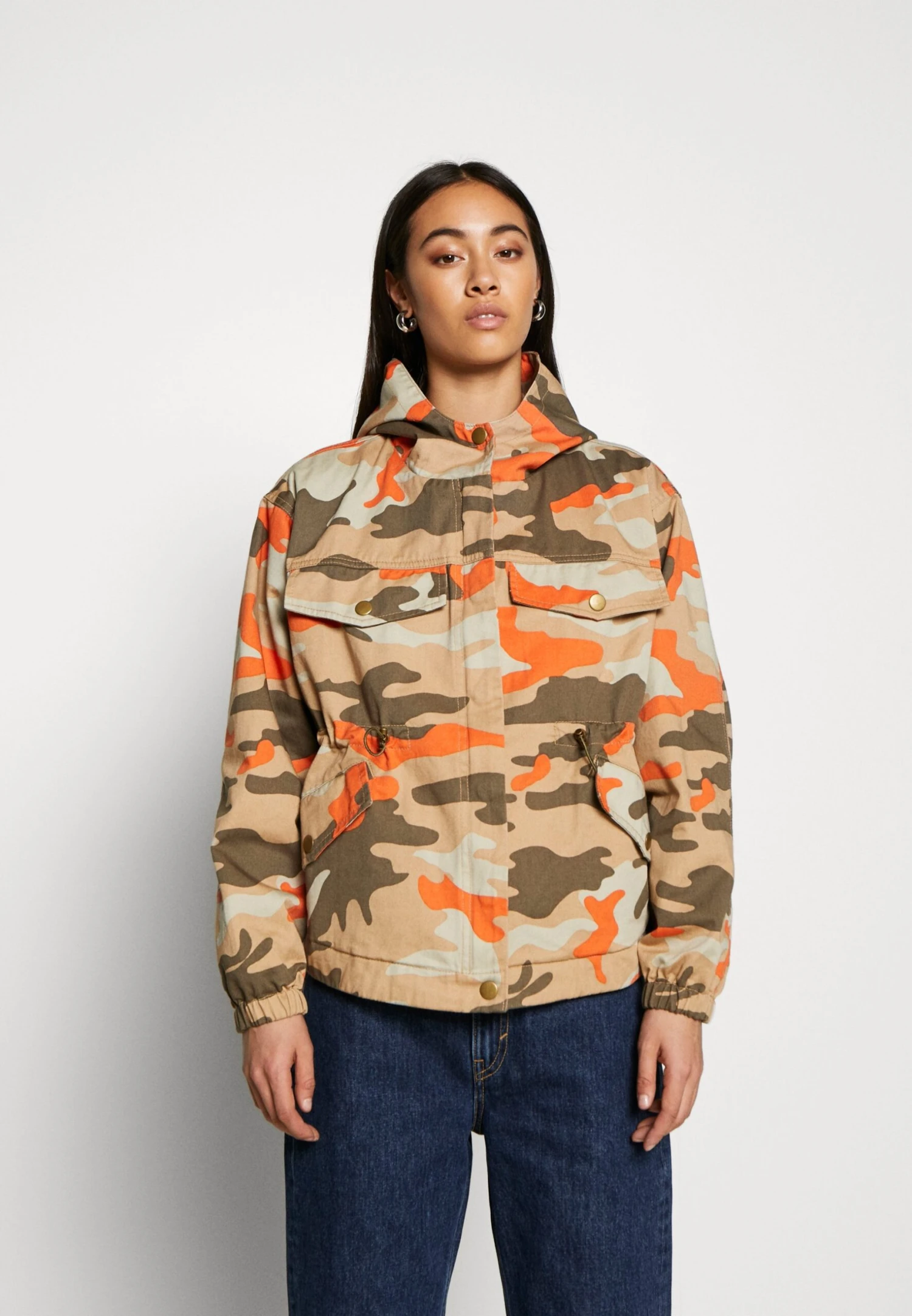 URBAN CLASSICS Ladies Oversized Camo Jacket - Lichte Jas - Brick Camo 3 URBAN CLASSICS Ladies Oversized Camo Jacket - Lichte Jas - Brick Camo