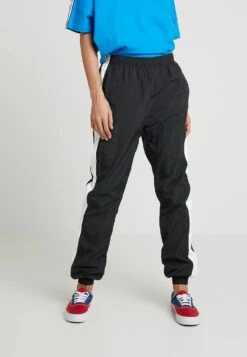 URBAN CLASSICS Ladies Striped Crinkle Pants - Trainingsbroek - Black/White