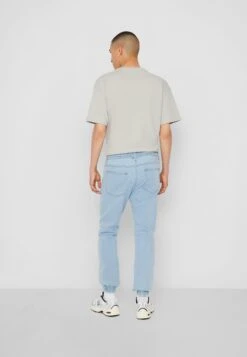 URBAN CLASSICS Relaxed Fit Jeans - Lighter Washed -Urban Classics a5b0b5c1156744ab88ab60fd022adee4