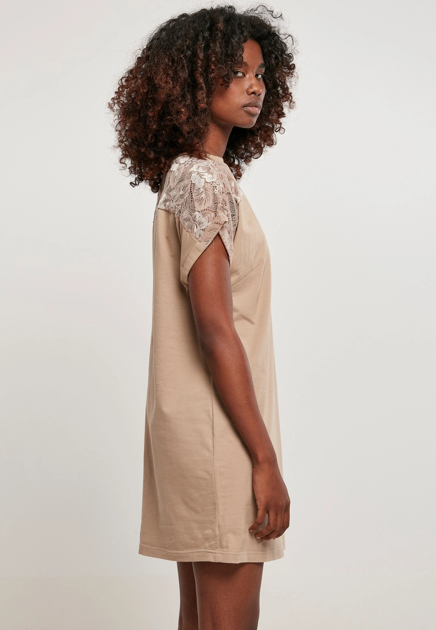 URBAN CLASSICS Ladies Lace Tee Dress - Jurk - Softtaupe 6 URBAN CLASSICS Ladies Lace Tee Dress - Jurk - Softtaupe - Afbeelding 5