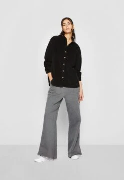 URBAN CLASSICS Ladies Corduroy Oversized Shirt - Overhemdblouse - Black 10 URBAN CLASSICS Ladies Corduroy Oversized Shirt - Overhemdblouse - Black -Urban Classics afdb940230e04cfd9c0a87cb97d5bb6b