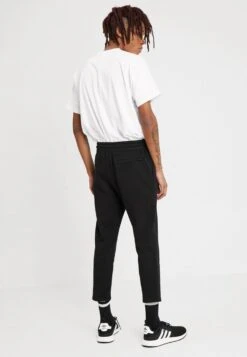 URBAN CLASSICS Cropped Terry Pants - Trainingsbroek - Black -Urban Classics b268c99fc46c47319f9a5e07a586576c