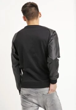 URBAN CLASSICS Raglan Leather Imitation Crew - Sweater - Black -Urban Classics b70577c98d5e45cc88831cf457edd668