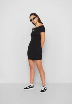 URBAN CLASSICS Off Shoulder - Etui-Jurk - Black 10 URBAN CLASSICS Off Shoulder - Etui-Jurk - Black -Urban Classics c02d278e934043a8b65e16f0a82ef653