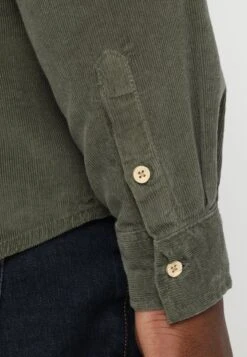 URBAN CLASSICS Corduroy- Overhemd - Olive 11 URBAN CLASSICS Corduroy- Overhemd - Olive -Urban Classics c273b1d7ac084e9d92830e8a371e9430