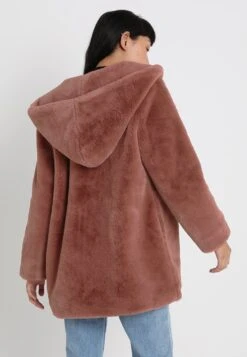URBAN CLASSICS Ladies Hooded Teddy Coat - Winterjas - Darkrose -Urban Classics c8ea081776b94767a12040e47c504748