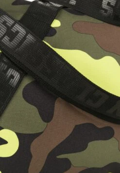 URBAN CLASSICS Sporttas - Frozenyellow Camo -Urban Classics cb06d532d5a549e59d53381fa62e143a