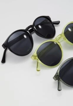 URBAN CLASSICS Sunglasses Cypres 3 Pack - Zonnebril - Black/Light Grey/Yellow -Urban Classics cef0025958de4924ad5244051620ce46