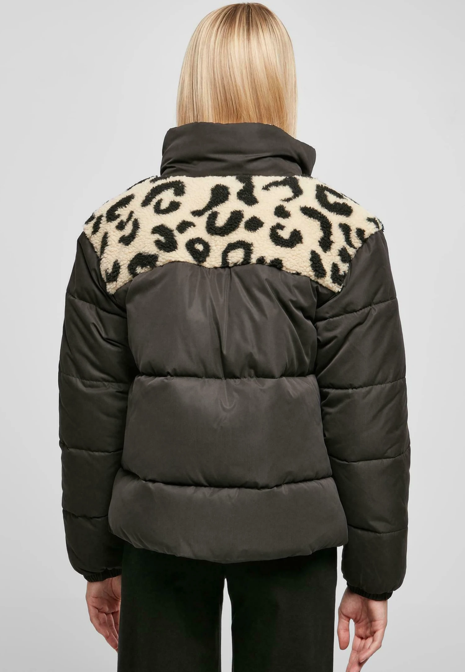 URBAN CLASSICS Aop Sherpa Puffer- Winterjas - Black Sandleo 5 URBAN CLASSICS Aop Sherpa Puffer- Winterjas - Black Sandleo - Afbeelding 3