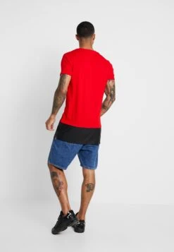URBAN CLASSICS T-Shirt Basic - Red/Black -Urban Classics e05f1135c9074276bb0daf35622e05a1