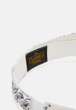 URBAN CLASSICS Bandana Print Visor Unisex - Pet - White 9 URBAN CLASSICS Bandana Print Visor Unisex - Pet - White -Urban Classics e201bfbfe1564ef78fbffe4574a70b6e