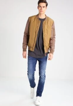 URBAN CLASSICS Long Shaped Turnup- T-Shirt Basic - Charcoal -Urban Classics e41ebd2f896040cc8adc721c78f36974