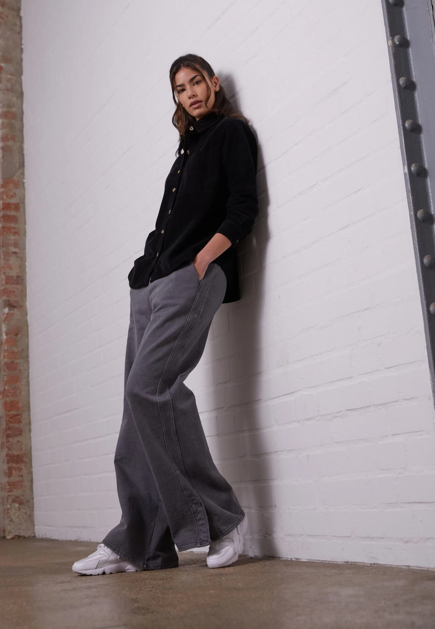 URBAN CLASSICS Ladies Corduroy Oversized Shirt - Overhemdblouse - Black 3 URBAN CLASSICS Ladies Corduroy Oversized Shirt - Overhemdblouse - Black