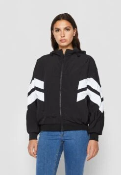 URBAN CLASSICS Crinkle Batwing- Trainingsvest - Black/White -Urban Classics f56b8f4c393447249d4a61007c9bec08