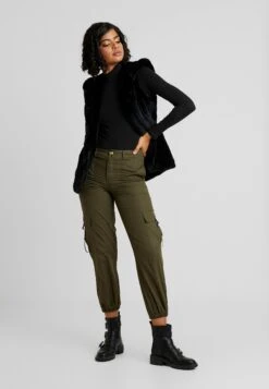 URBAN CLASSICS Ladies Hooded Vest - Bodywarmer - Black -Urban Classics f5be4fa326394cae809c872c25fda460