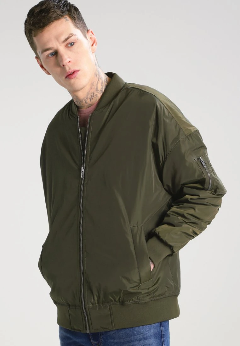 URBAN CLASSICS Oversized - Bomberjacks - Dark Olive 3 URBAN CLASSICS Oversized - Bomberjacks - Dark Olive